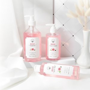 Naturista Rose Special Set ชุดทำความสะอาด เพื่อผิวที่ดูกระจ่างใส ทำให้ผิวเนียนนุ่ม น่าสัมผัส