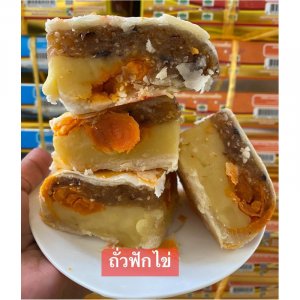 ￼อร่อยซอย8 ขนมเปี๊ยะใหญ่ไข่ทะลัก สูตรนมสด แป้งบางหวานน้อย ไข่เค็ม 5 ใบทุกไส้