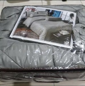 ชุดผ้าปูที่นอนพร้อมผ้านวมสีพื้น และ ลายริ้ว