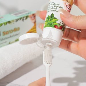 #ยาสีฟันสมุนไพรนกไทย 5ดาว 4เอ สมุนไพรธรรมชาติ ช่วยลดกลิ่นปาก ลดอาการเสียวฟัน รำมะนาด ขจัดคราบพลัคและหินปูน ช่วยลดคราบบุหรี่ ชา กาแฟ และทำให้ปากหอมสะอาดสดชื่นยาวนาน ที่การันตีคุณภาพมายาวนานกว่า 30 ปี ไม่ใช้สารเคมีและวัตถุกันเสีย  โทร. 0938325454