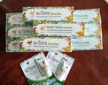 ยาสีฟันสมุนไพรนกไทยขนาด 30 กรัม 3 หลอด(แถมหลอดเล็ก 8 กรัม 2 หลอดนะคะ)