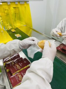 สบู่มนนาคาโกลด์[พัฒนาสูตรมาจากAuraOrn]มีส่วนผสมถึง12ชนิด แพ๊ค20ก้อนก้อนละ100กรัม/เลขจดแจ้ง10-1-6800037407